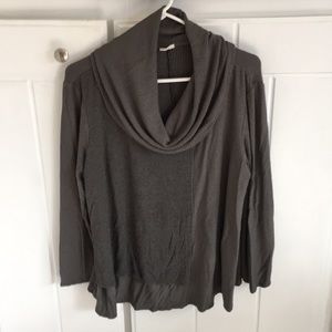 Dark gray and black accented Boutique top